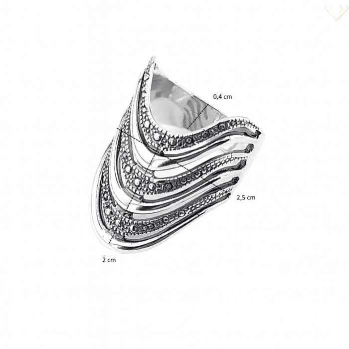 Srebrny pierścionek oksydowany z pięknym wzorem pr.925