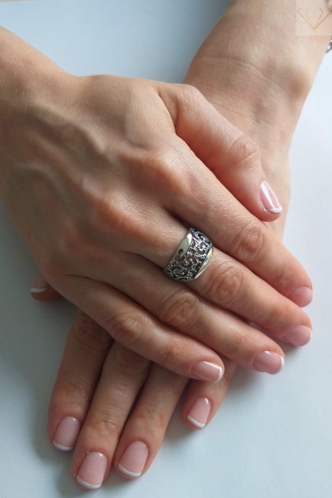 Srebrny pierścionek oksydowany ażurowy pr925 Susetti