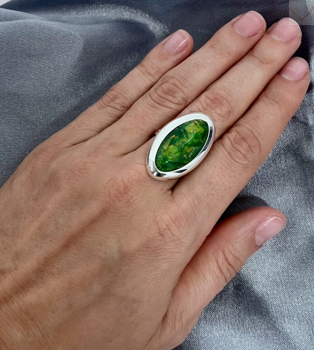Srebrny pierścionek pr925 z zielonym kamieniem Opal