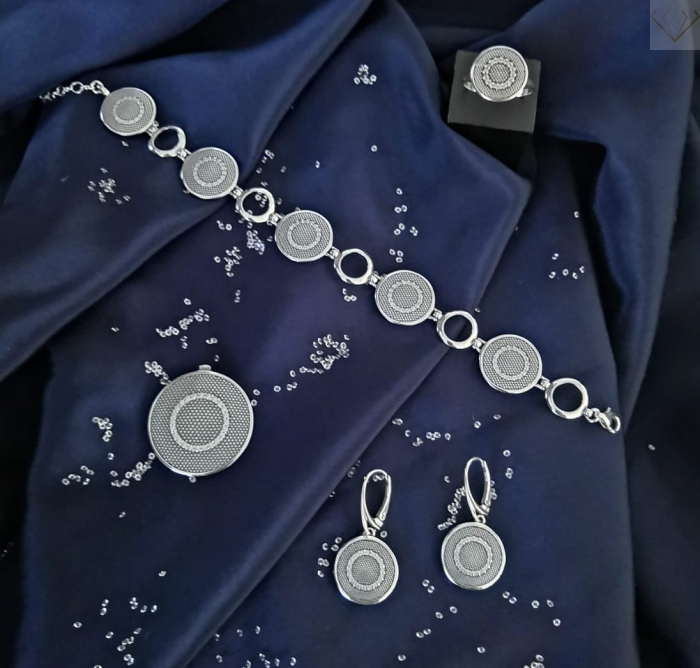 Komplet biżuterii srebrnej oksydowanej z cyrkoniami pr925