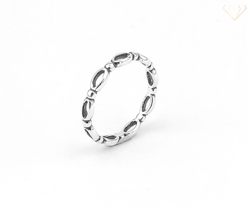 Srebrny pierścionek zdobiony R11