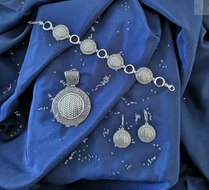 Srebrne kolczyki oksydowane okrągłe z pięknym wzorem srebro 925 Susetti