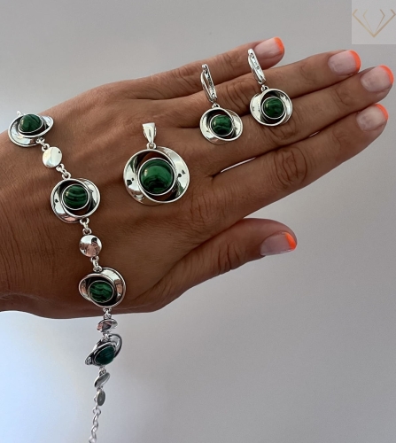 Biżuteria srebrna z kamieniem Malachit w kształcie kwiata